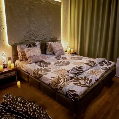 Pecani Perla Del Mar - Coastal Art Residence, Marina Dinevi Etara 1 Apartment *