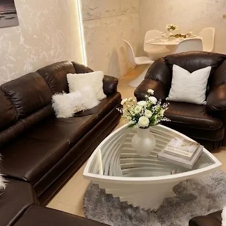Pecani Perla Del Mar - Coastal Art Residence, Marina Dinevi Etara 1 Apartment *